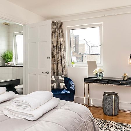 The Secret Kensington Garden Mews-2 Bedroom Full House-2 Train Lines- Spacious-Kings Road- Harrods -Chelsea Stadium-Private Small Patio London Exterior foto