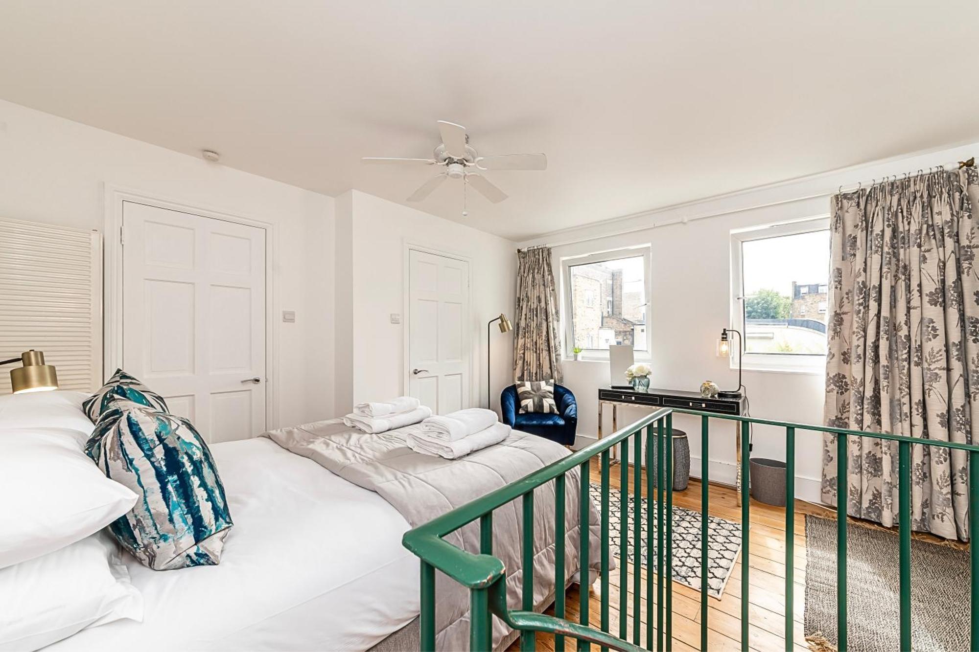 The Secret Kensington Garden Mews-2 Bedroom Full House-2 Train Lines- Spacious-Kings Road- Harrods -Chelsea Stadium-Private Small Patio London Exterior foto