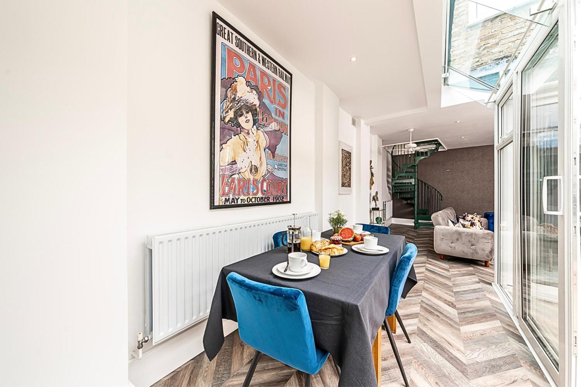 The Secret Kensington Garden Mews-2 Bedroom Full House-2 Train Lines- Spacious-Kings Road- Harrods -Chelsea Stadium-Private Small Patio London Exterior foto