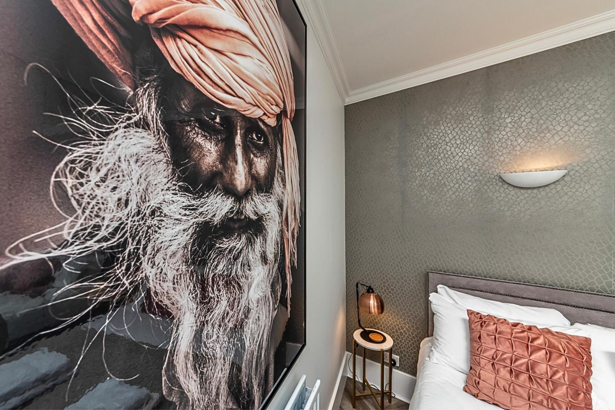 The Secret Kensington Garden Mews-2 Bedroom Full House-2 Train Lines- Spacious-Kings Road- Harrods -Chelsea Stadium-Private Small Patio London Exterior foto