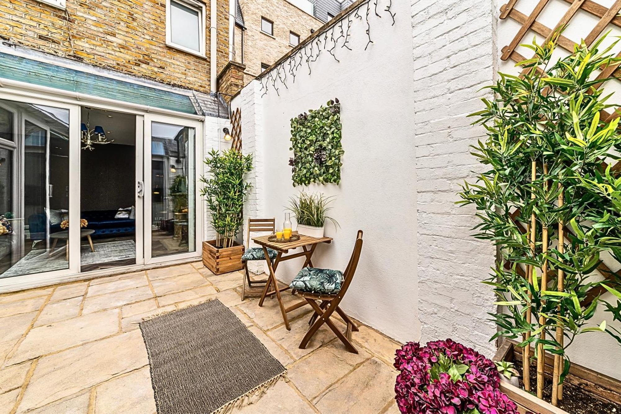 The Secret Kensington Garden Mews-2 Bedroom Full House-2 Train Lines- Spacious-Kings Road- Harrods -Chelsea Stadium-Private Small Patio London Exterior foto