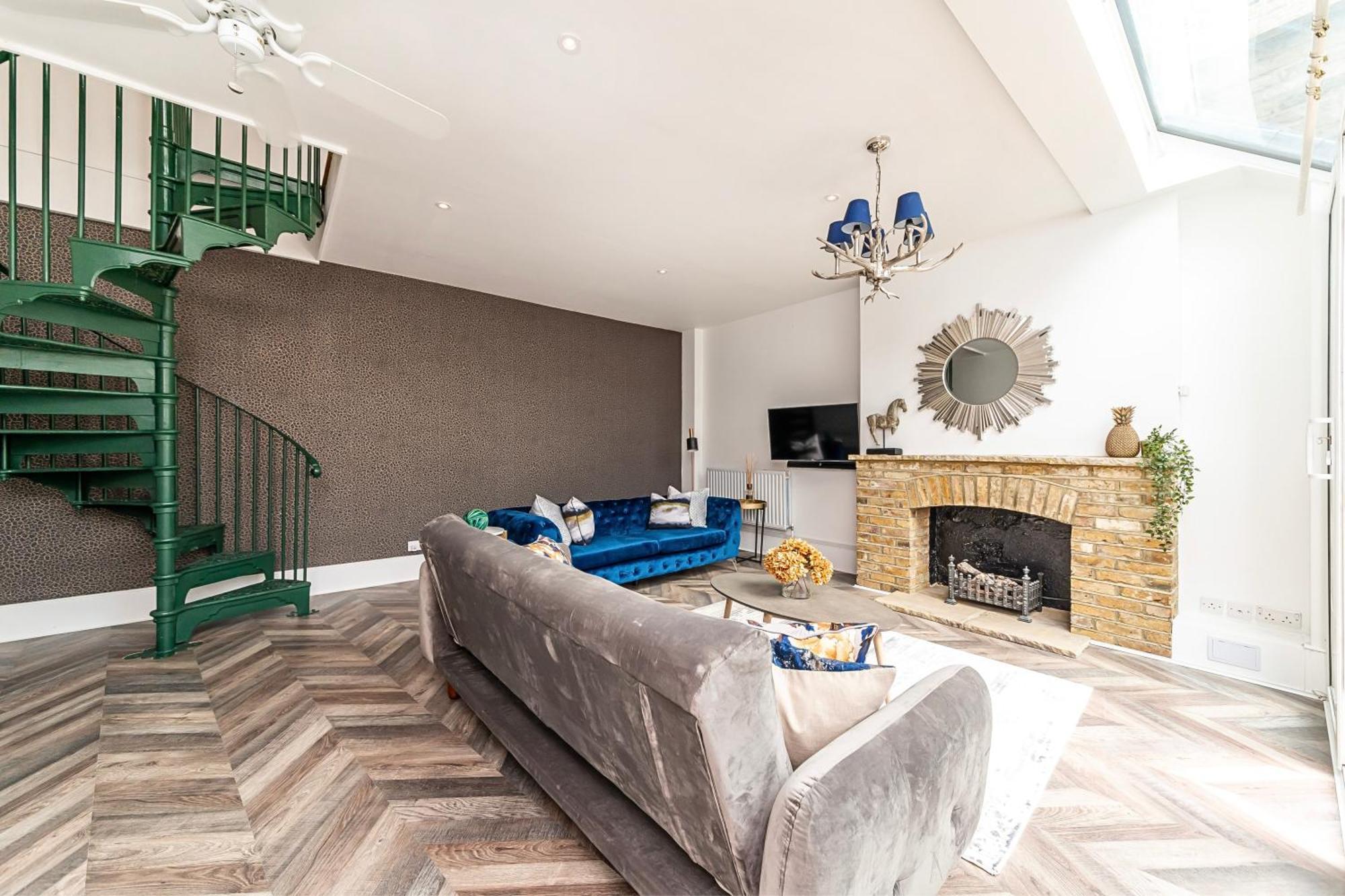 The Secret Kensington Garden Mews-2 Bedroom Full House-2 Train Lines- Spacious-Kings Road- Harrods -Chelsea Stadium-Private Small Patio London Exterior foto