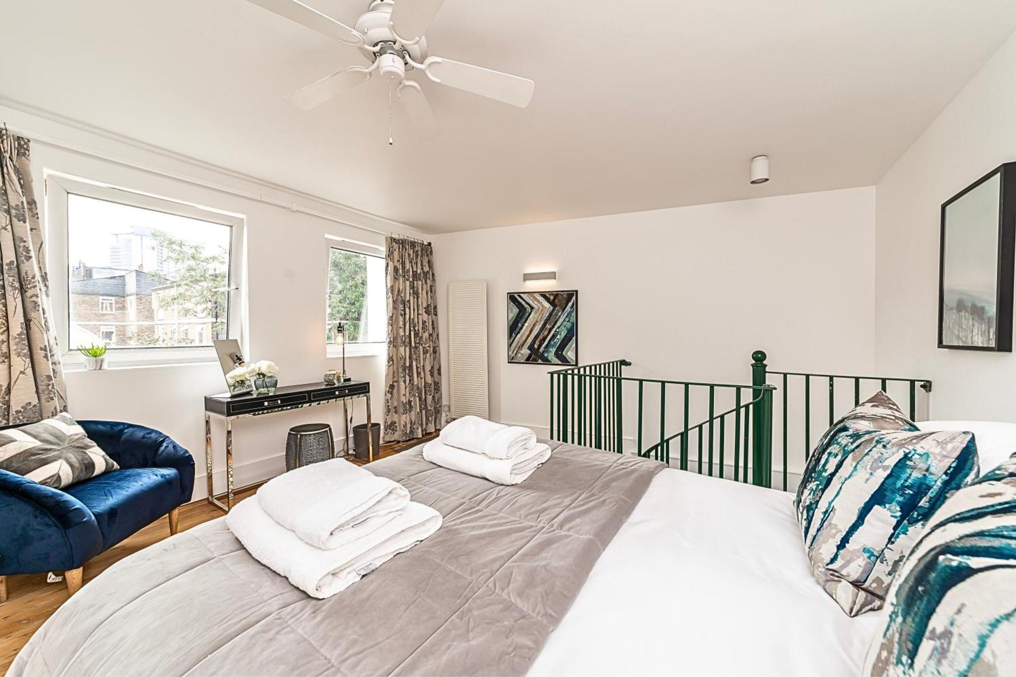 The Secret Kensington Garden Mews-2 Bedroom Full House-2 Train Lines- Spacious-Kings Road- Harrods -Chelsea Stadium-Private Small Patio London Exterior foto